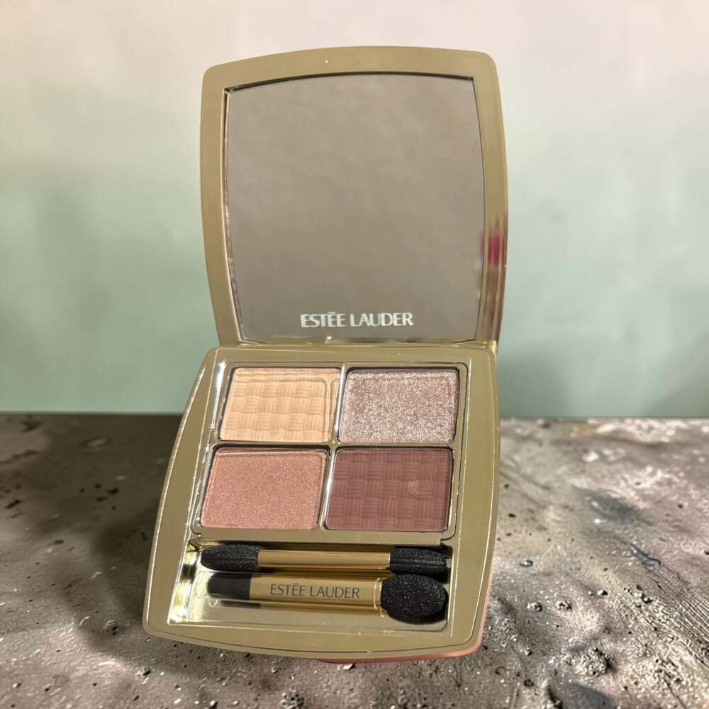 Estée Lauder The Essential Eyeshadow Quad in Power Brunch - Picture 4 of 9